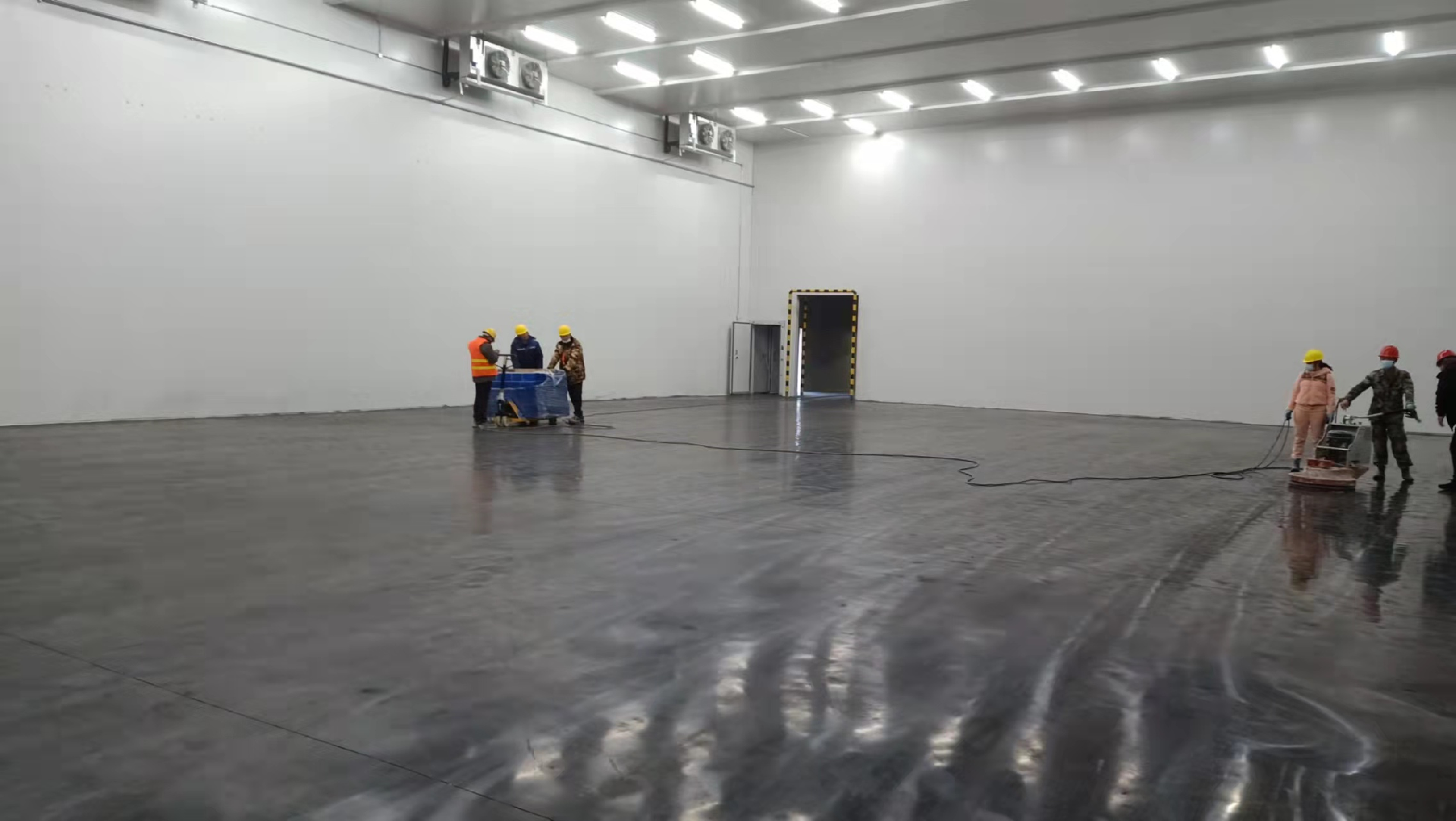 建設(shè)30000m3農(nóng)產(chǎn)品基地冷藏庫(kù)需要的費(fèi)用是多少？